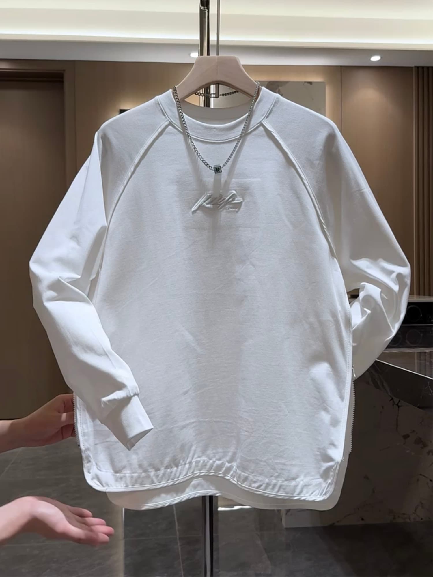 トレーナー　メンズ シンプル シグネチャー 刺繍入り ゆったりトレーナー