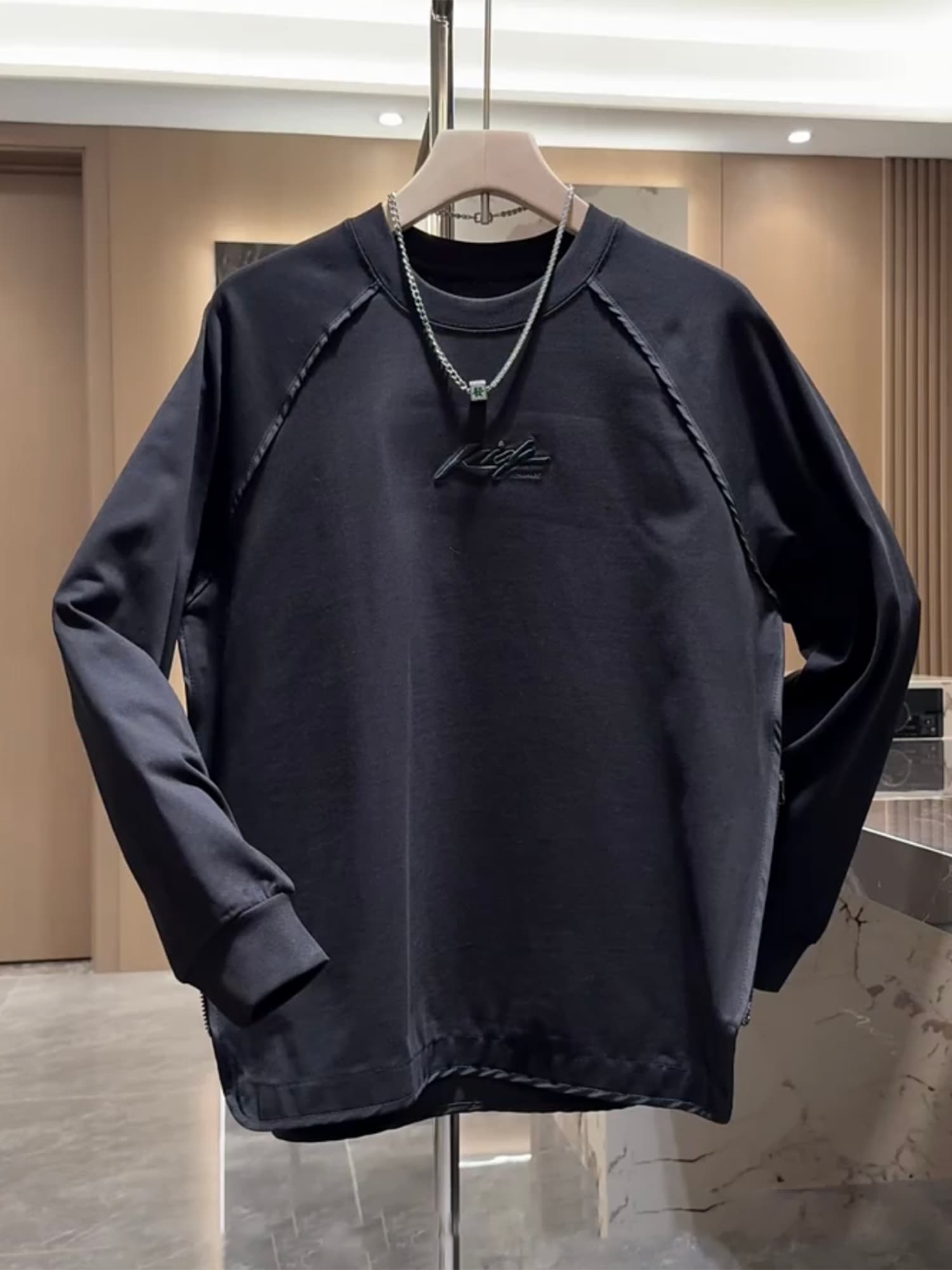 トレーナー　メンズ シンプル シグネチャー 刺繍入り ゆったりトレーナー